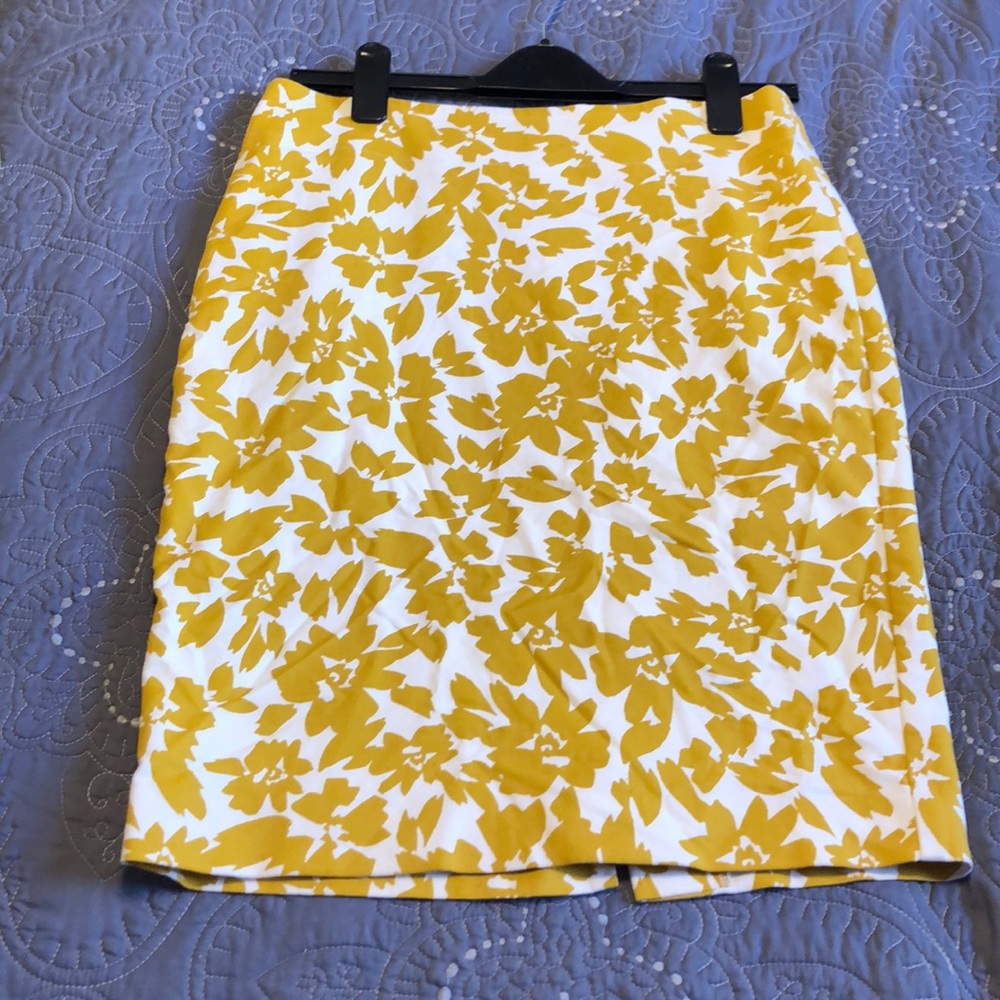 Yellow and white pencil skirt